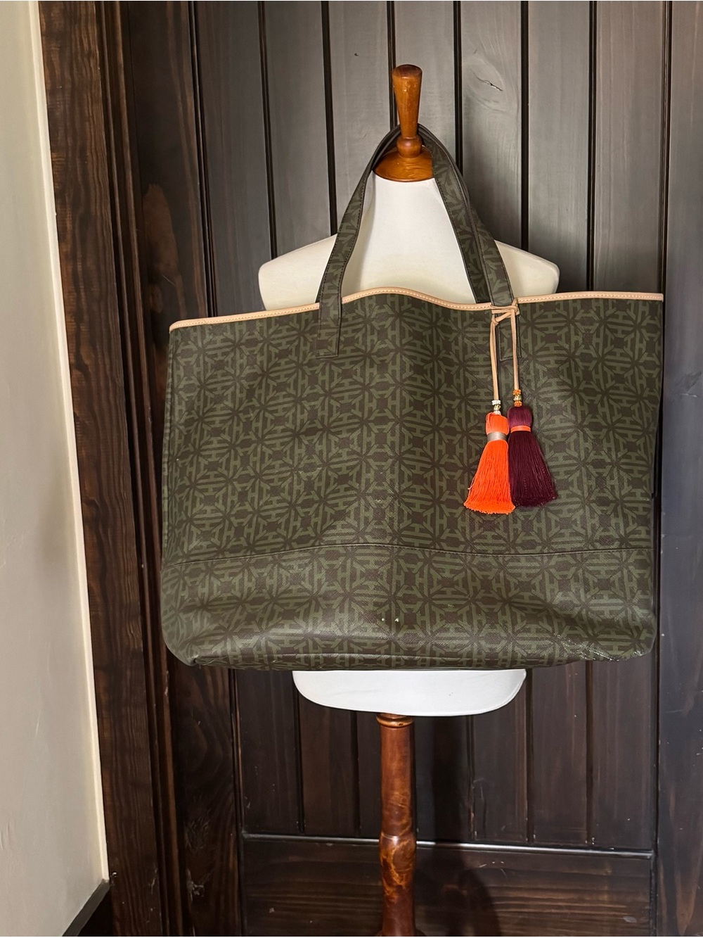Iconic India Hicks Geometric Heritage Tote Bag WITH India Hicks original tassels